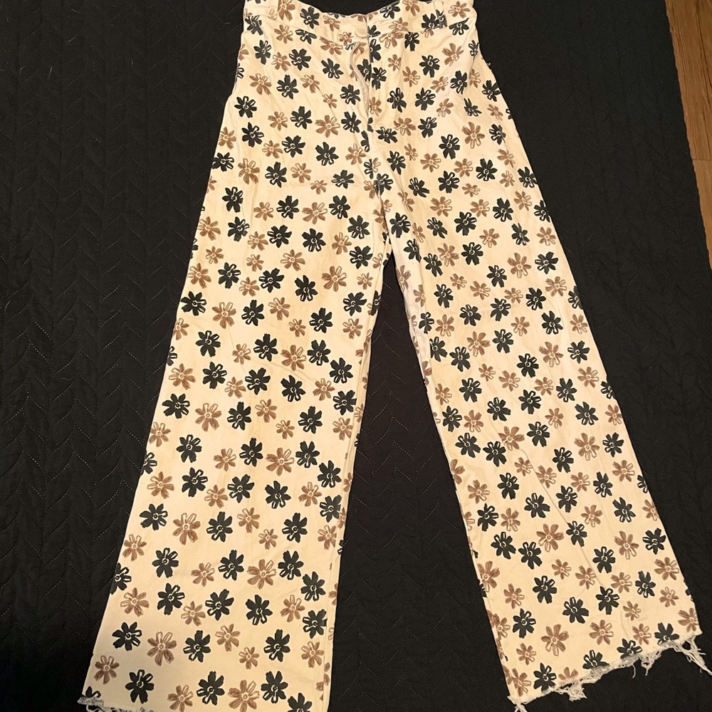 Shein, medium, tan with black & brown flowers